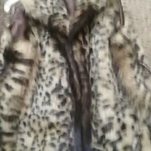Leapard faux fur vest new never worn